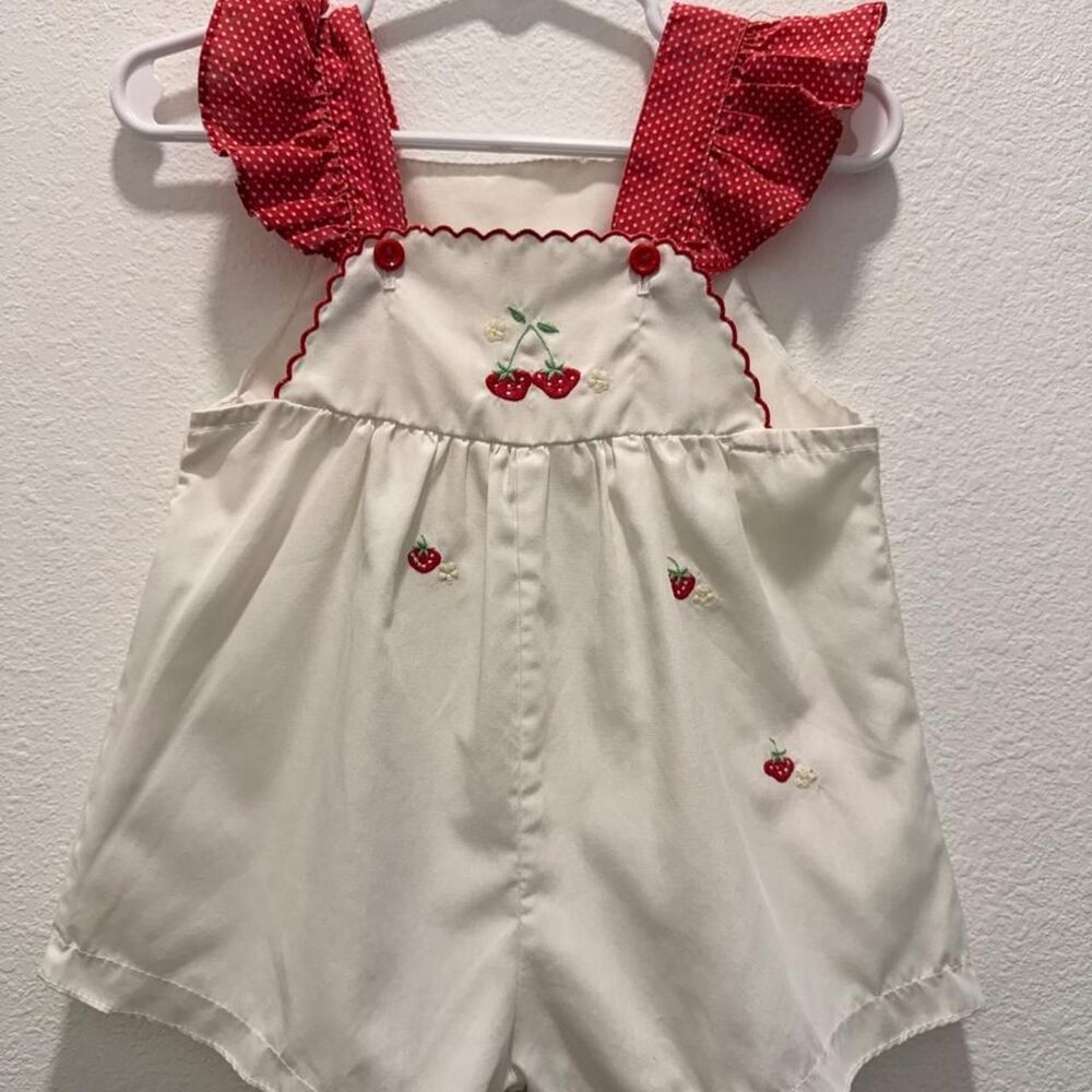 Unbranded Vintage Baby Girl Strawberry Outfit